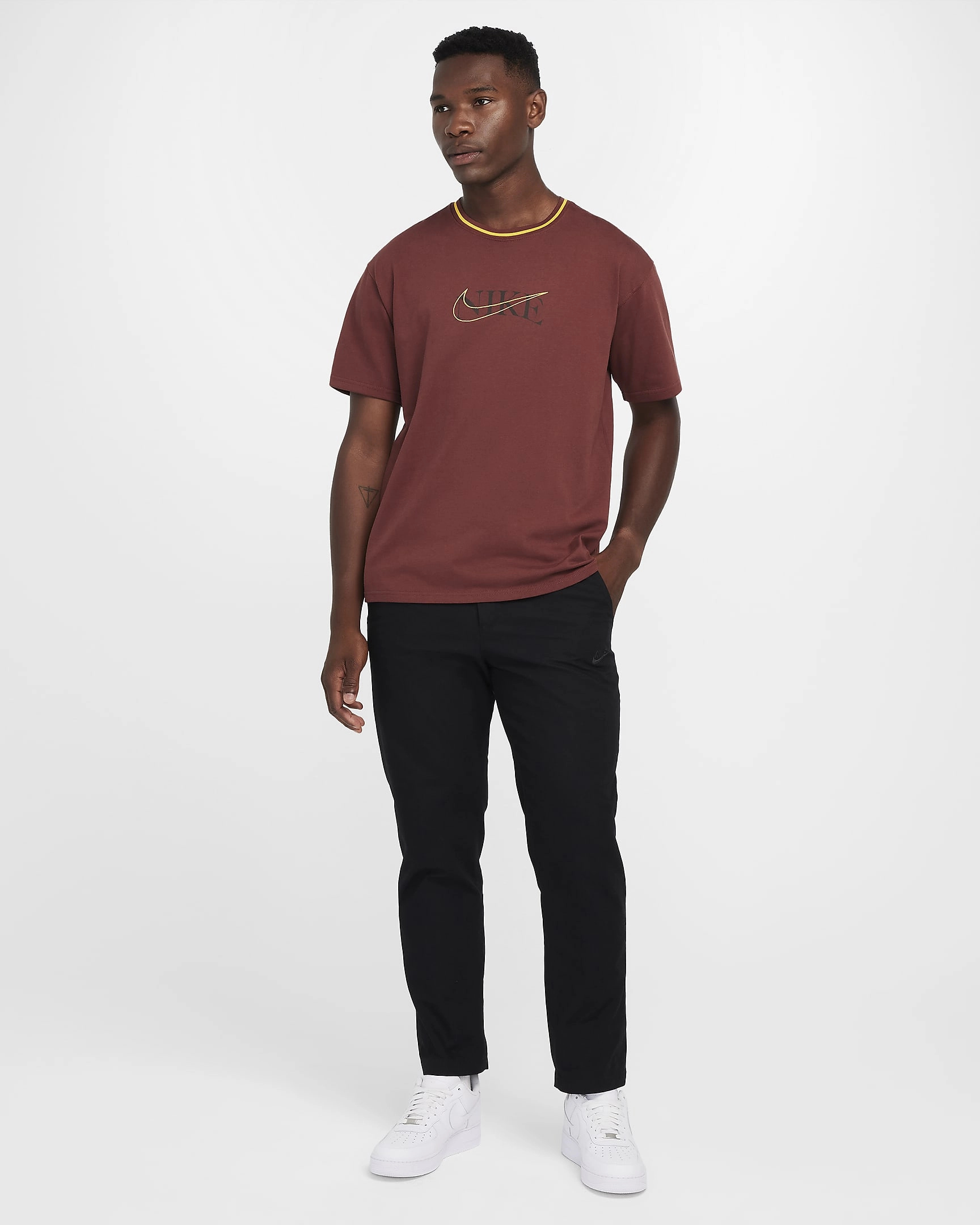 Nike Sportswear Max90 T-paita: Koe rentous ja tyyli, jokapäiväinen voima.
